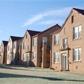 Breighton Vintage Brownstone